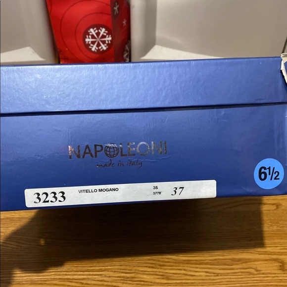 Boots - Picture 7 of 7